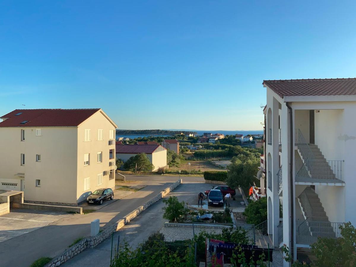Apartments Pijaza Banjol Exterior foto